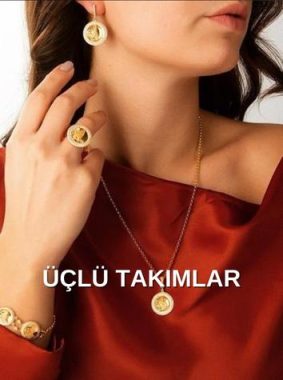 Jewellery Shop Promo Instagram Post (2) Jewellery Shop Promo Instagram Post (2)